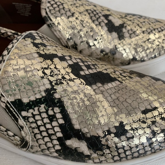 Steve Madden Safary Gold Snake Slip-On Platform Sneaker Woman’s 8M - Picture 8 of 14